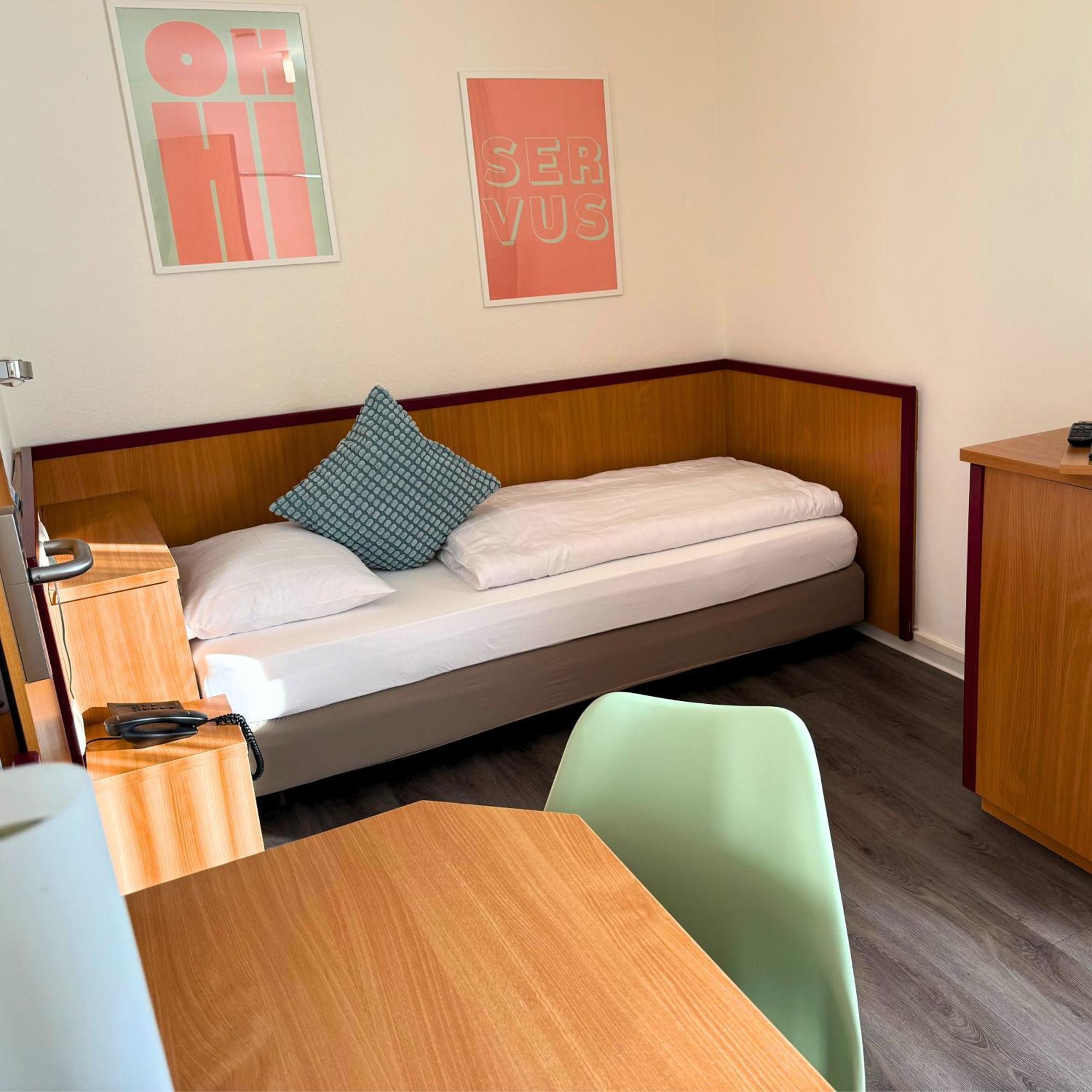 Colourful Hotel Билефельд Экстерьер фото